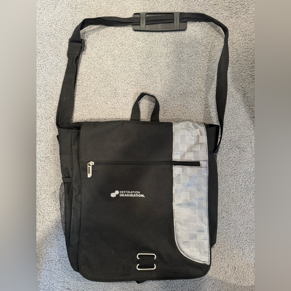 Leeds Black Zippered Messenger Tote Bag - Branded with Destination Imagination
